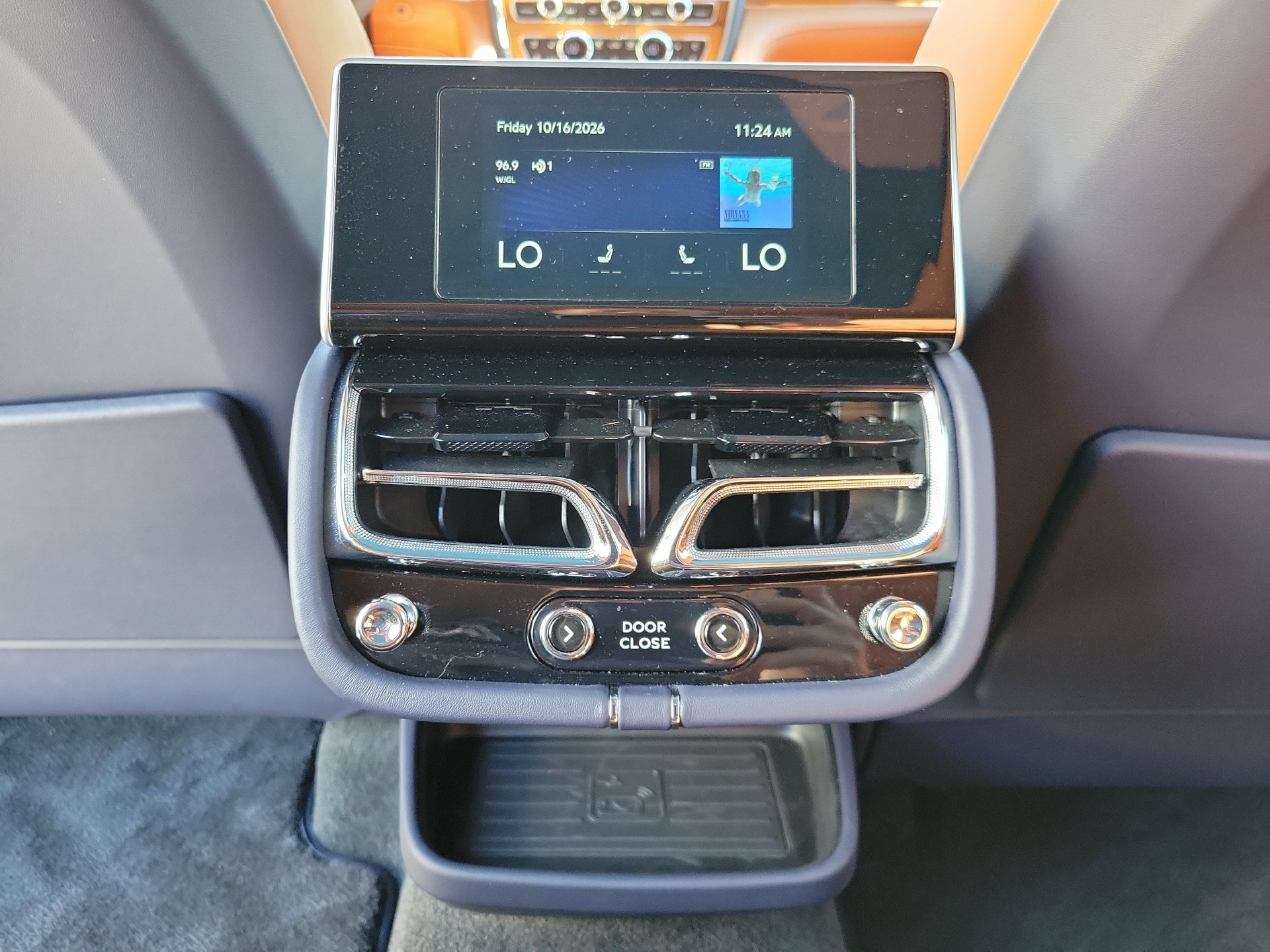 Certified 2025 Bentley Bentayga Extended Wheelbase AWD/4WD image 19