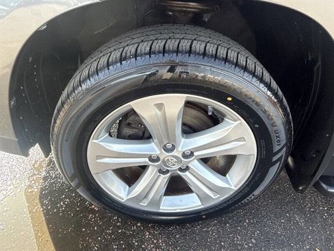 Used 2013 Toyota Highlander Limited image 12