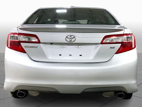 Used 2012 Toyota Camry SE image 5