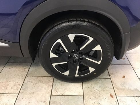 Used 2025 Nissan Kicks SR image 10