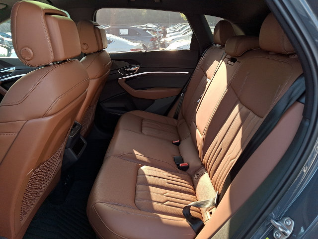 Used 2024 Audi Q8 e-tron Prestige AWD/4WD image 10