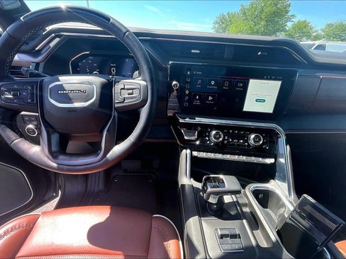 Used 2025 GMC Sierra 1500 Denali Ultimate AWD/4WD image 16