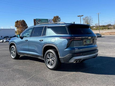 Certified 2025 Chevrolet Traverse LT image 3