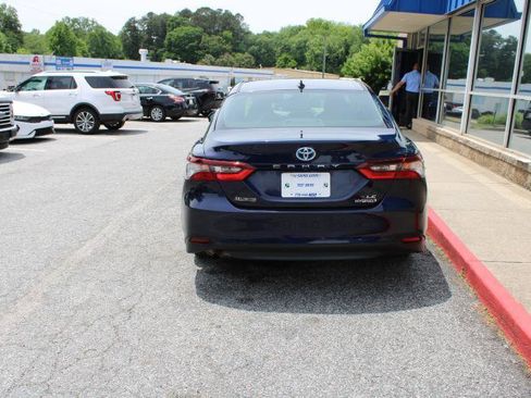 Used 2022 Toyota Camry LE FWD image 5