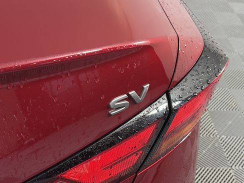 Used 2024 Nissan Altima 2.5 SV FWD image 16