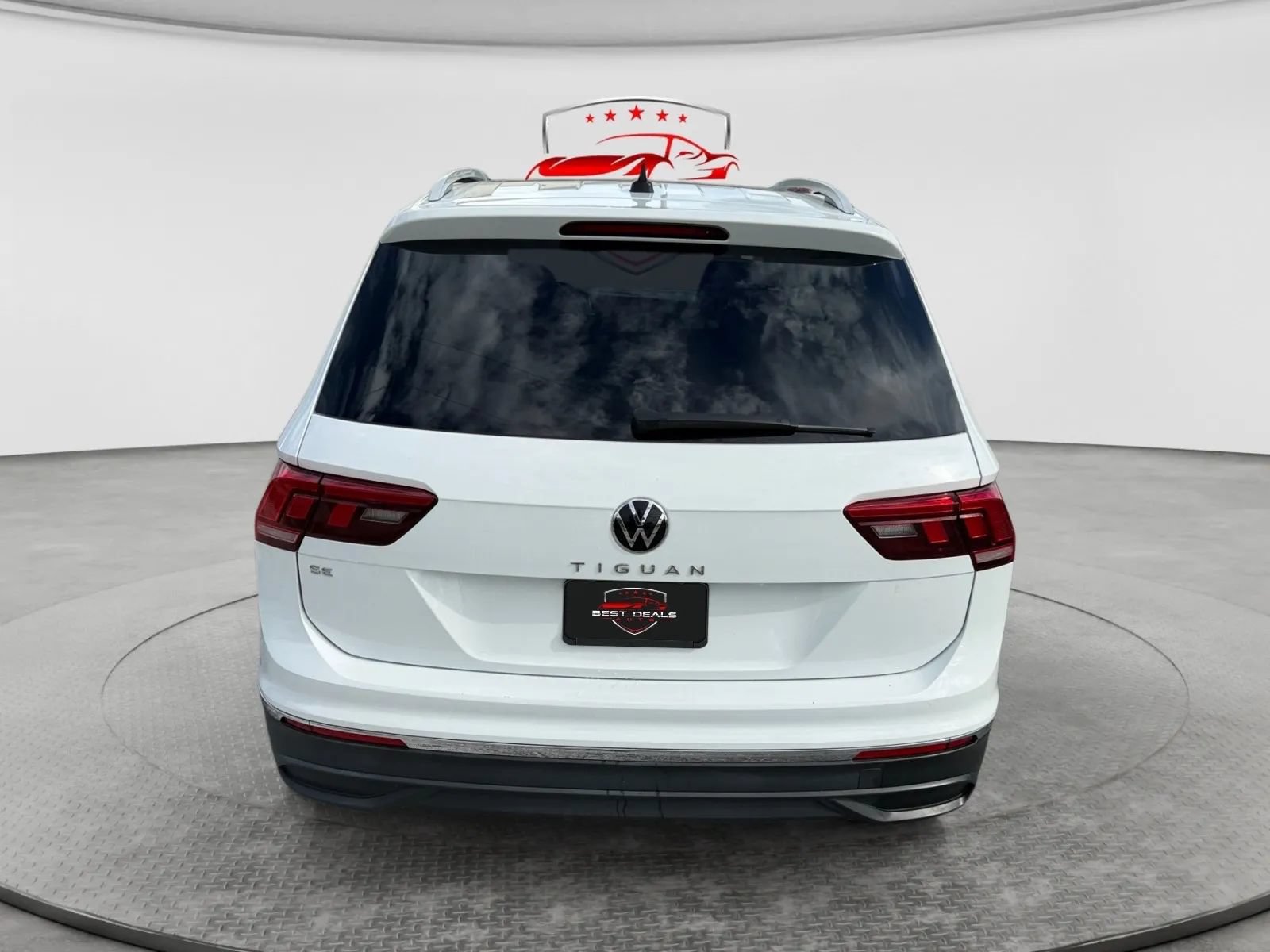 Used 2022 Volkswagen Tiguan SE FWD image 5