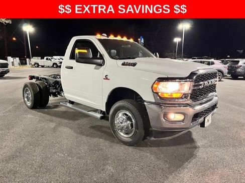 New 2024 RAM 3500 Tradesman image 4