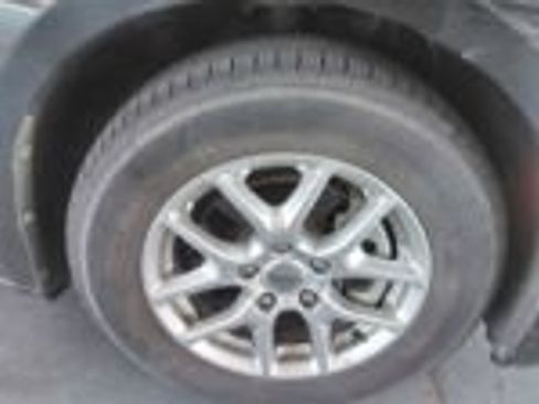 Used 2022 Chrysler Pacifica Touring-L FWD image 6