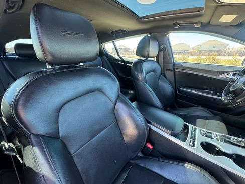 Used 2019 Kia Stinger GT1 image 36