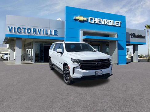 Used 2022 Chevrolet Suburban RST RWD image 3
