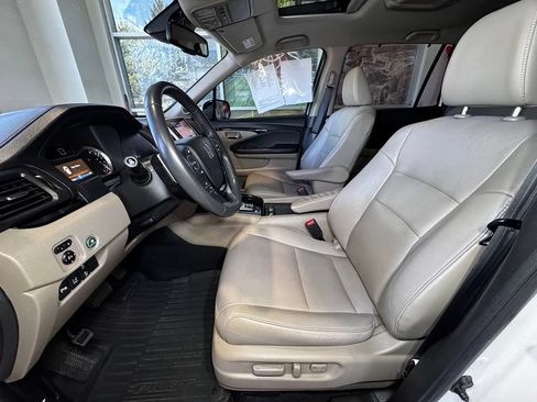 Used 2017 Honda Pilot Touring image 18
