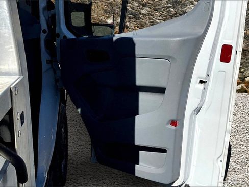 Used 2019 Ford Transit 250 Base image 18