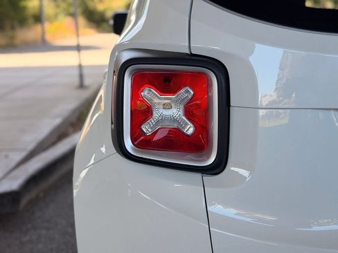 Used 2016 Jeep Renegade Limited AWD/4WD image 15