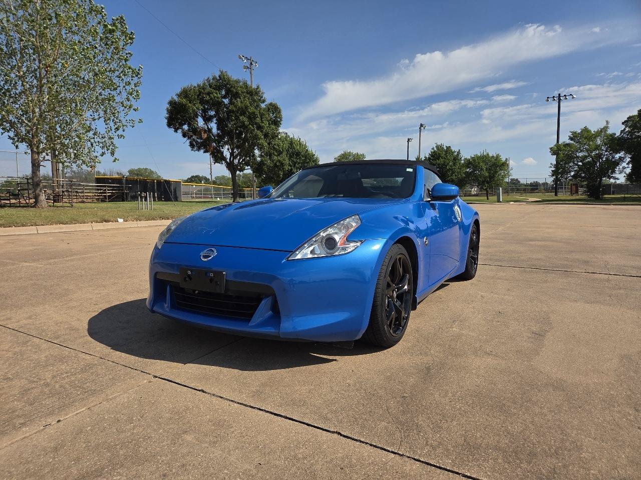 Used 2010 Nissan 370Z Touring w/ Sport Pkg RWD image 4