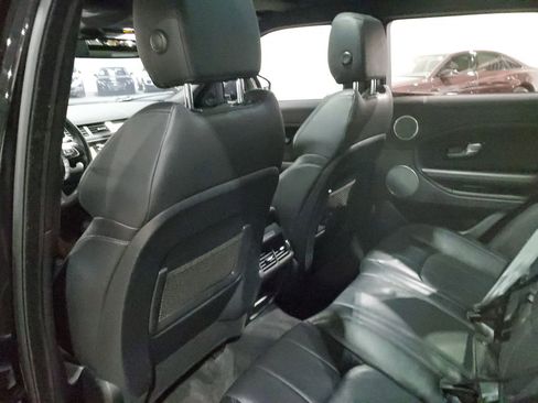 Used 2017 Land Rover Range Rover Evoque SE Premium image 24