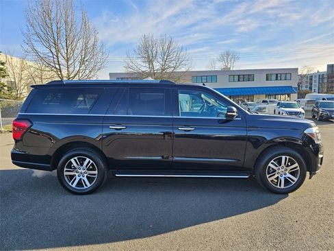 Used 2023 Ford Expedition Max Limited image 4