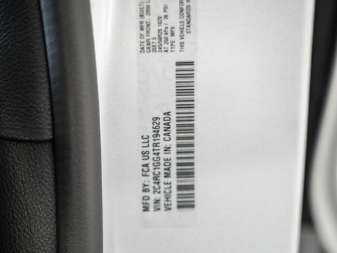 New 2026 Chrysler Pacifica Limited image 38