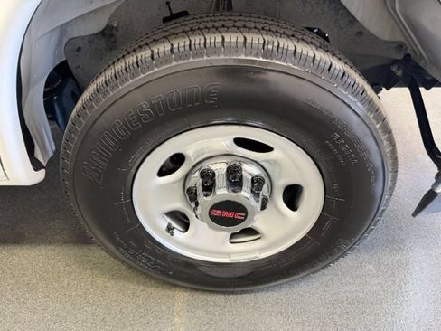 Used 2025 GMC Savana 3500 LT w/ LT Preferred Equipment Group RWD image 8