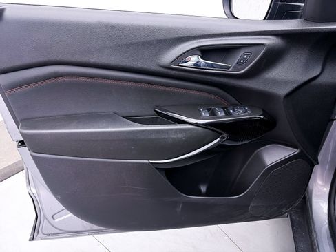 Used 2024 Chevrolet Trax RS w/ Sunroof Package FWD image 15