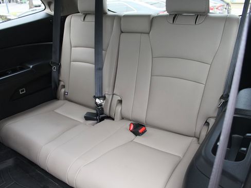 Used 2016 Honda Pilot Touring image 27