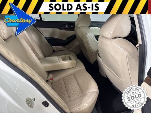 Used 2017 Nissan Maxima Platinum FWD image 20