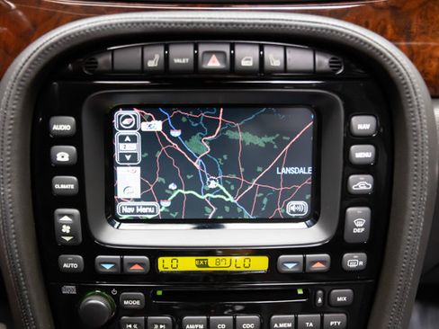 Used 2005 Jaguar XJ8 RWD image 80