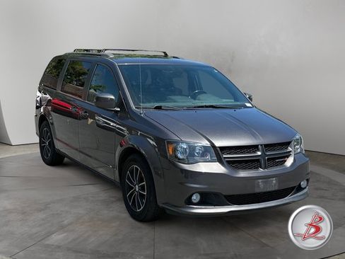 Used 2019 Dodge Grand Caravan GT FWD image 1
