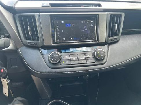Used 2017 Toyota RAV4 XLE FWD image 22