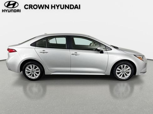 Used 2024 Toyota Corolla LE w/ LE Convenience Package FWD image 5