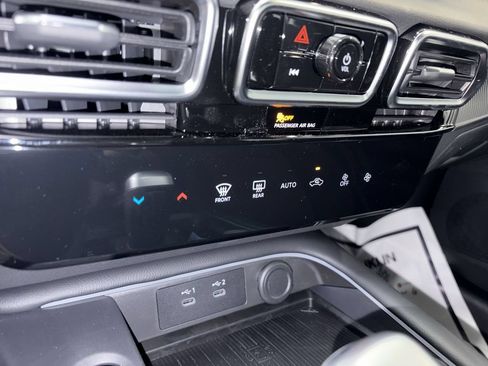 New 2026 Nissan Sentra SR w/ Floor Mat Package FWD image 18