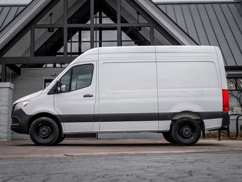Used 2026 Mercedes-Benz Sprinter 2500 image 3