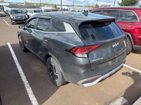 Used 2023 Kia Sportage LX image 3