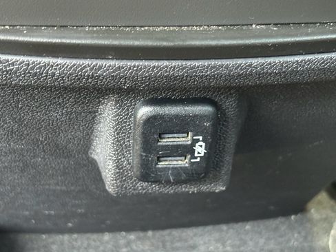 Used 2017 Buick Enclave Leather AWD/4WD image 25