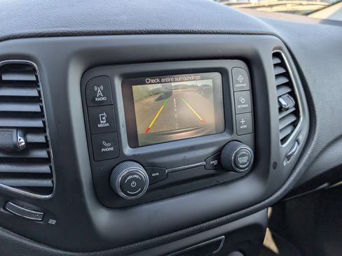Used 2018 Jeep Compass Sport FWD image 16