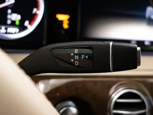 Used 2014 Mercedes-Benz S 550 Sedan image 16