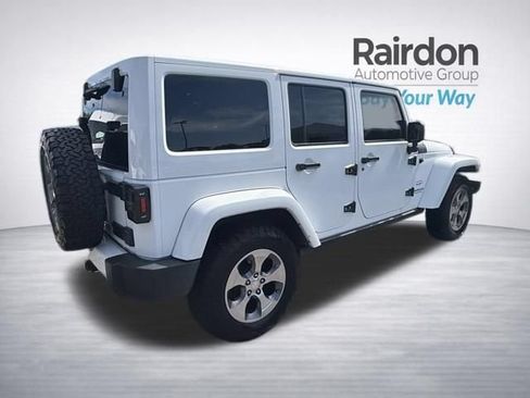 Used 2016 Jeep Wrangler Unlimited Sahara w/ Connectivity Group AWD/4WD image 7