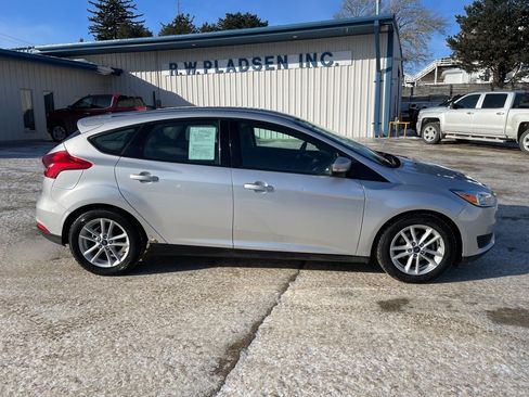 Used 2018 Ford Focus SE w/ Cold Weather Package image 17