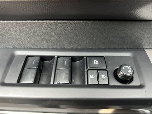 Used 2025 Toyota Tundra SR5 AWD/4WD image 12