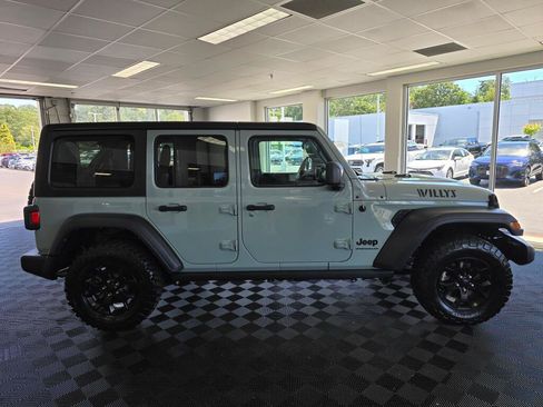 Used 2023 Jeep Wrangler Unlimited Sport AWD/4WD image 2