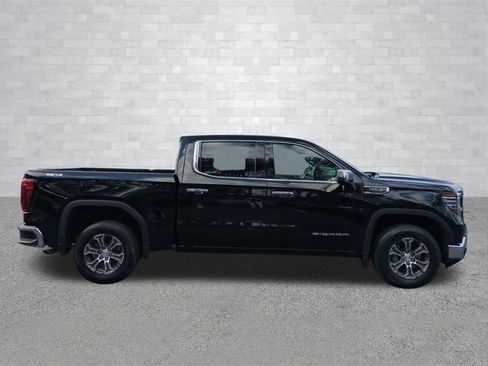 Used 2025 GMC Sierra 1500 SLT image 3