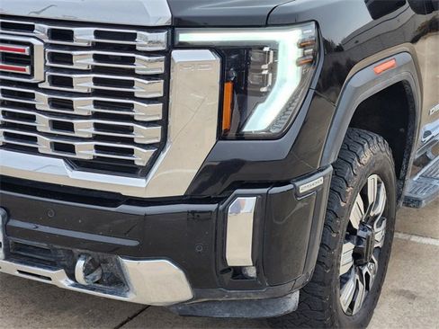 Used 2024 GMC Sierra 2500 Denali w/ Denali Reserve Package image 9