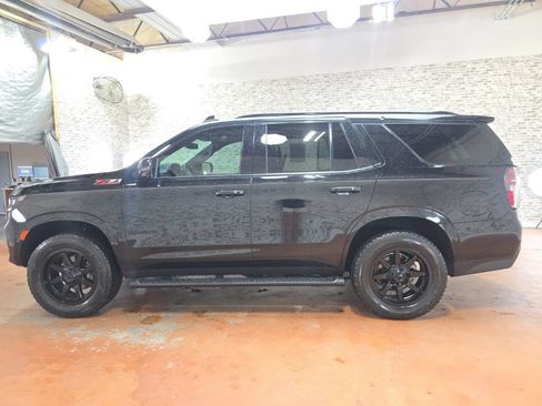 Used 2021 Chevrolet Tahoe Z71 w/ Luxury Package AWD/4WD image 4