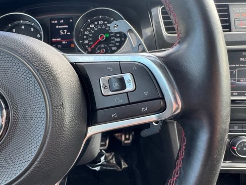 Used 2017 Volkswagen GTI SE FWD image 21