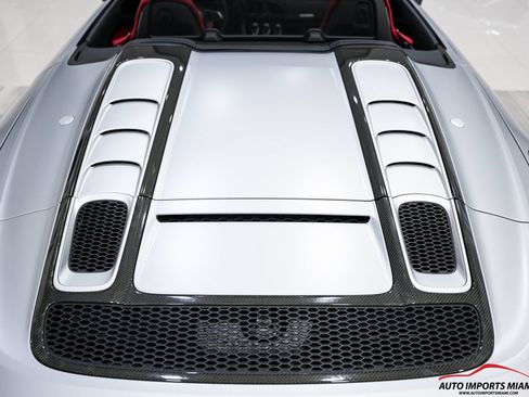 Used 2018 Audi R8 V10 w/ Carbon Exterior Package AWD/4WD image 28