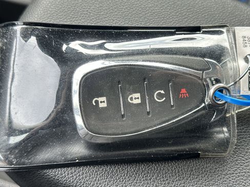 Used 2025 Chevrolet Trax LT w/ LT Convenience Package image 34