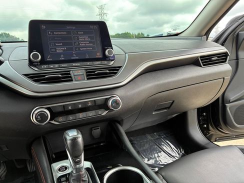 Used 2023 Nissan Altima 2.5 SR FWD image 17