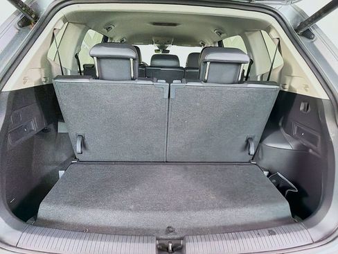 Used 2024 Volkswagen Tiguan SE FWD image 29