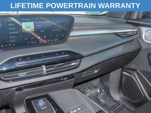 Used 2025 Buick Enclave Avenir image 13