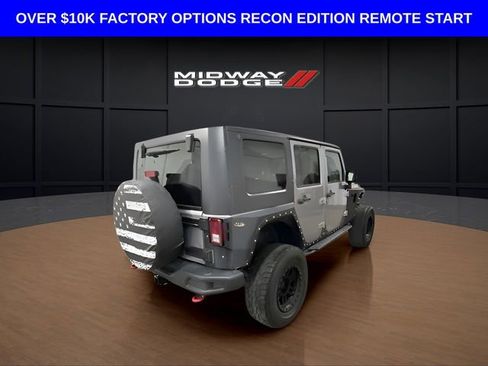 Used 2017 Jeep Wrangler Unlimited Rubicon AWD/4WD image 3