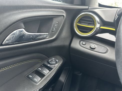 Used 2024 Chevrolet Trax ACTIV FWD image 25